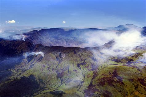 Wybuch Wulkanu Gunung Tambora 1815 Roku - Koniec Epoki Lodu I Pojawienie Się Rok Bez Lata